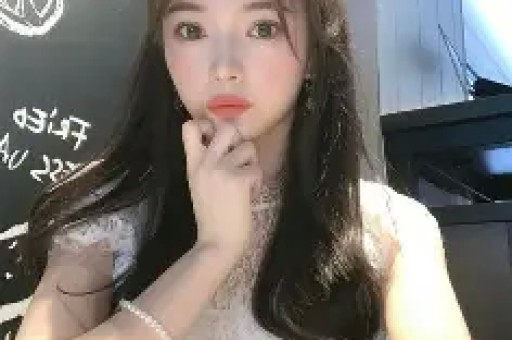 谢娜成都演唱会想看人数超35万艺人跨界为何引争议